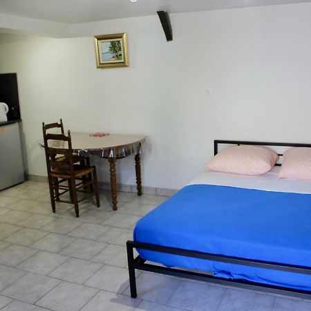 Ferienwohnung Les Oiseaux Rouen Exterior foto